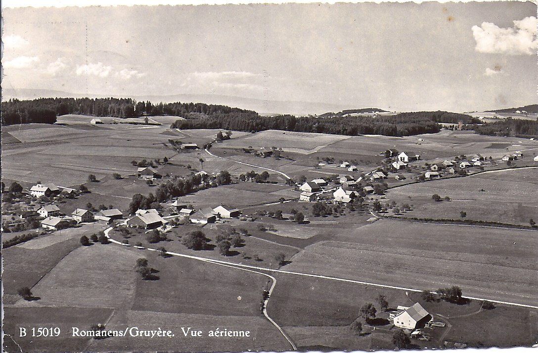 Cartoline postali: ROMANENS, vue aérienne – Usato da Les Verrières venduto da Scampi0