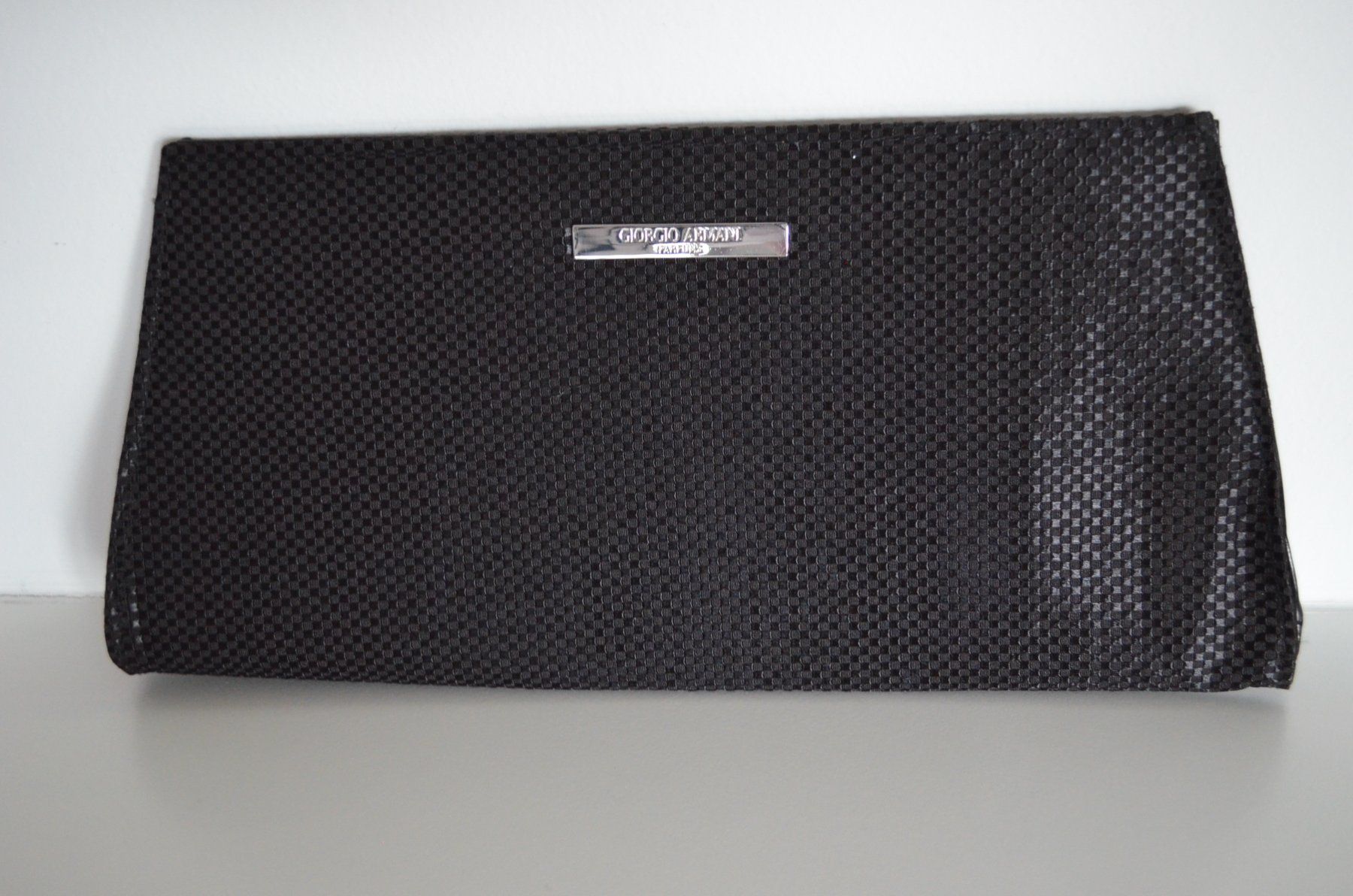 Armani Taschen für Damen: ARMANI Beauty Cluch – Gebraucht aus Locarno von DarjaRonco