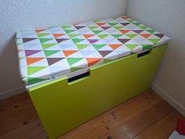 Ikea Stuva Spielzeugtruhe mit Sitzkissen grün