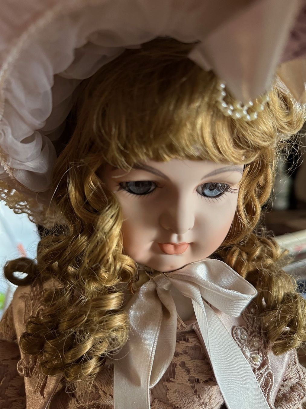 Puppen: Poupée de collection porcelaine – Gebraucht aus Champéry von Madodusud358 1