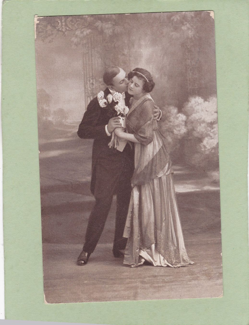 Cartoline postali: Kitsch Paar Blumen Liebe Kuss – Difettoso da Herisau venduto da Lisegrat2008