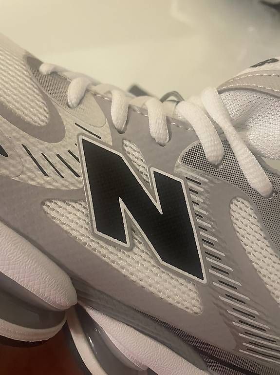 New Balance Scarpe da uomo: New Balance 2000 Blanche – Nuovo (secondo la descrizione) da Vevey venduto da yah_jd8k 3