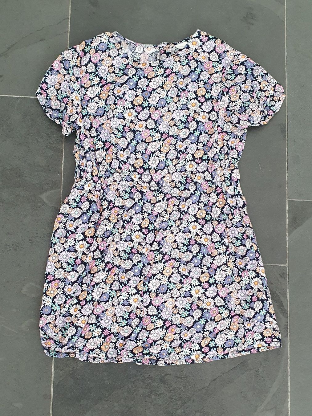 H&M Kleider & Röcke: ++ herziges Blumen Kleid ++ Gr. 116 ++ – Gebraucht aus Chur von aladin_04