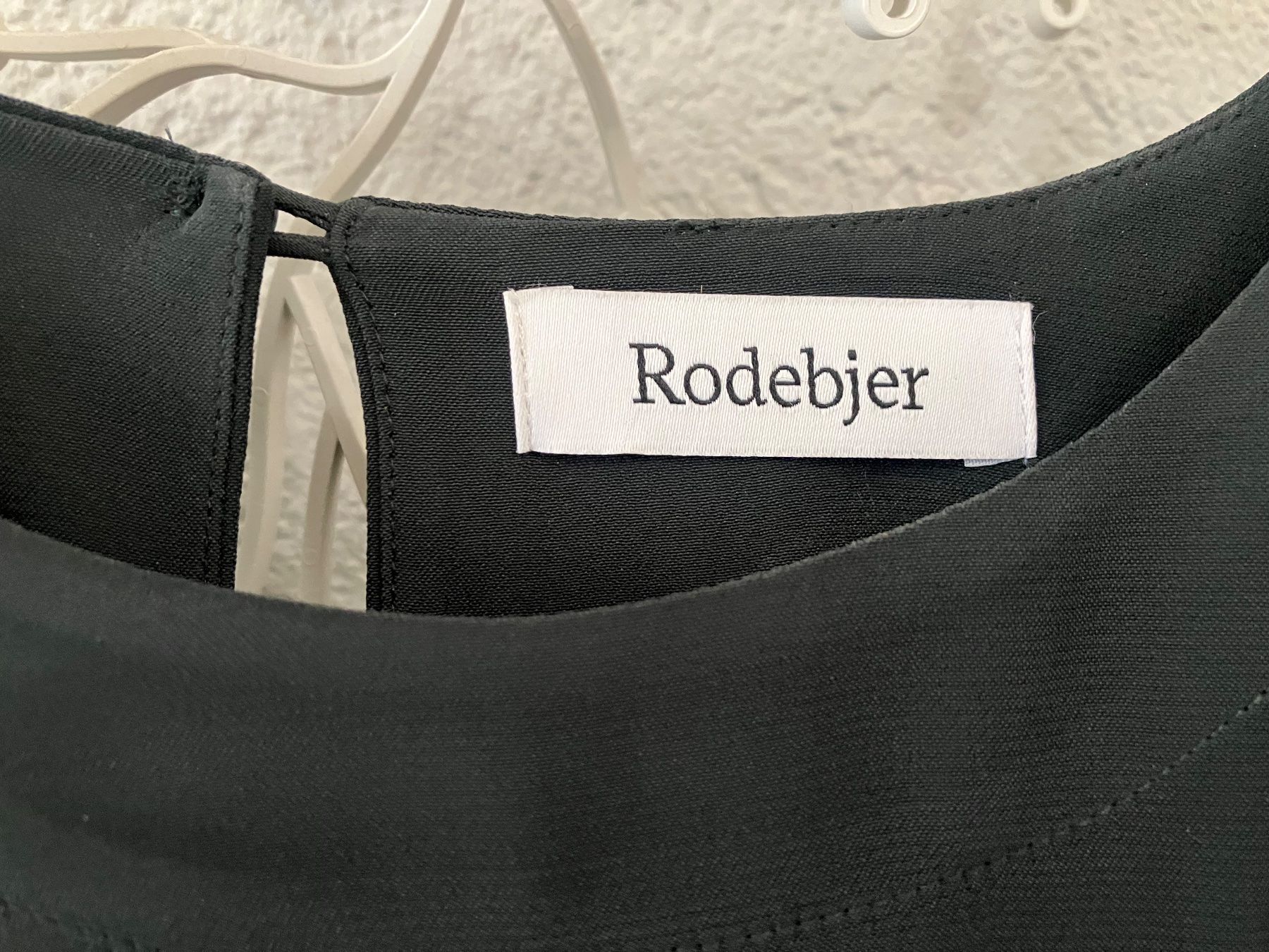 Robes: Midi-Kleid von Rodebjer – Neuf (Voir description) à Zürich par dbricard 1