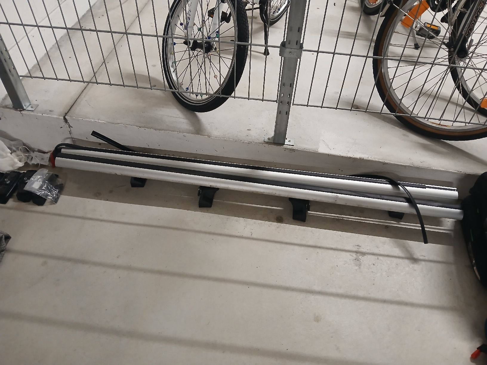 Thule Dachträger: C-Schienen Träger Thule breite ca 120 cm – Gebraucht aus Fislisbach von Quirlig07