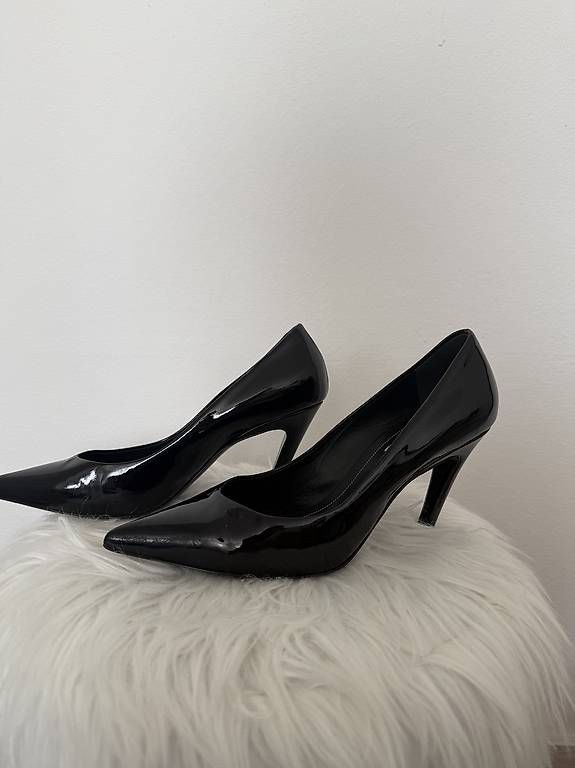 Damenschuhe: BALENCIAGA LACKPUMPS – Gebraucht aus Oberwil b. Zug von Andjola 2