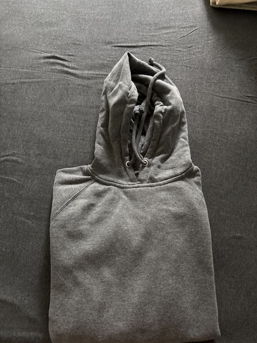 Pulls & Sweat-shirts: Pull gris – D'occasion à Chêne-Bougeries par Carol_gllo