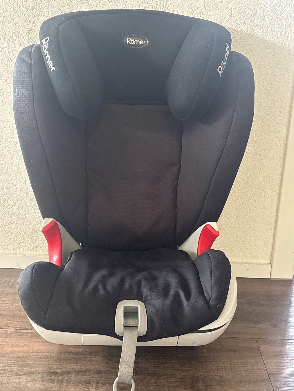 Britax Römer Seggiolini per auto: Gut erhaltener Römer Kindersitz Autositz – Usato da Hochdorf venduto da asvi