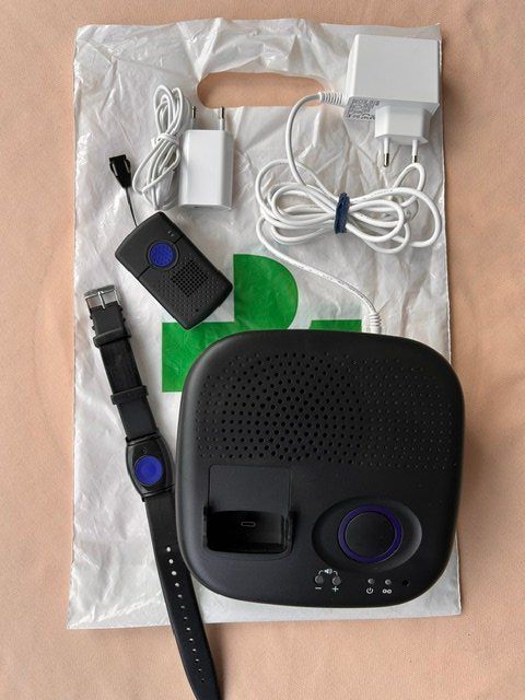 SmartLife Care Alarmanlagen: Notrufgerät Smart Life Care – Gebraucht aus Gossau ZH von azz_y8q8 3