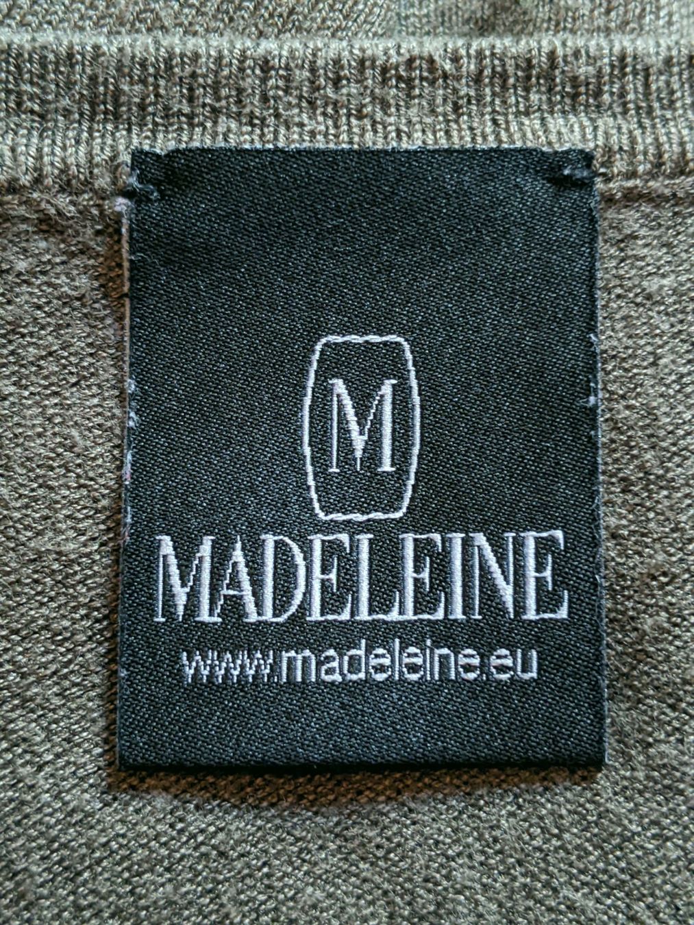 Madeleine Maglioni & Felpe: MADELEINE : Petit pull kaki-olive 36-38 – Nuovo (secondo la descrizione) da Petit-Lancy venduto da lilycerise 5