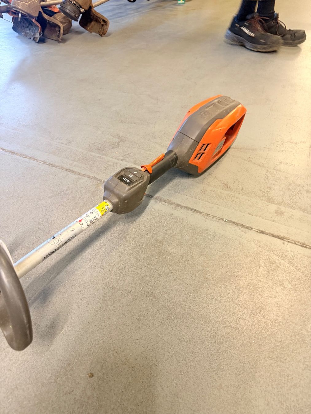 Husqvarna Tutti gli attrezzi: Husqvarna Akku Trimmer 325iLK defekt – Difettoso da Lenzburg venduto da billistar 1