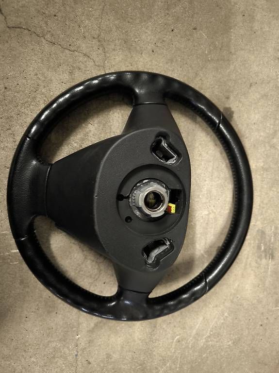 Alle Autoersatzteile: Saab 93 Lederlenkrad mit Wippe  – Gebraucht aus Sulgen von Kuya1