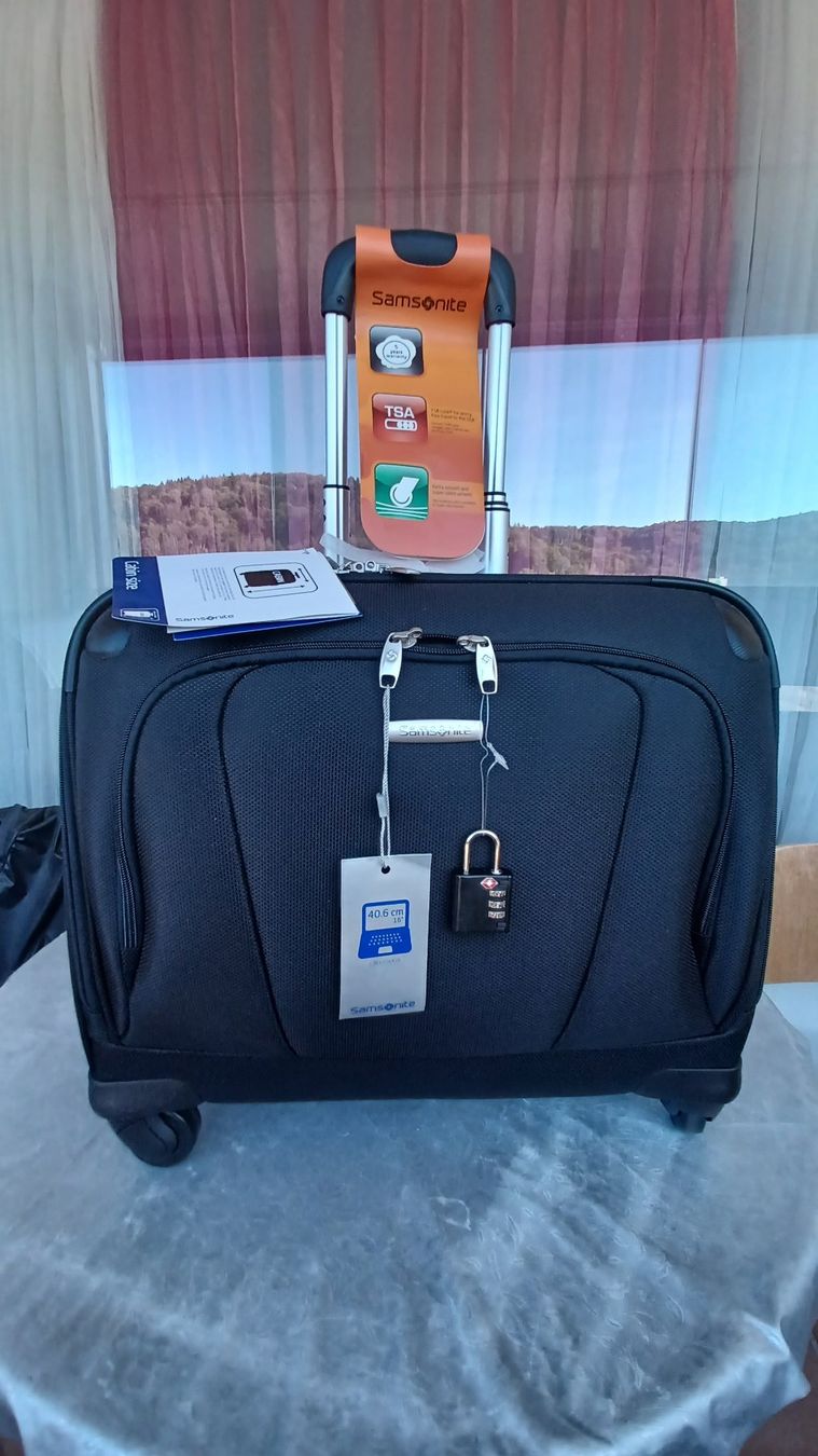 Samsung Sonstiges zu Aviatik: Samsonite Business Koffer – Neu und originalverpackt aus spreitenbach von Acmc