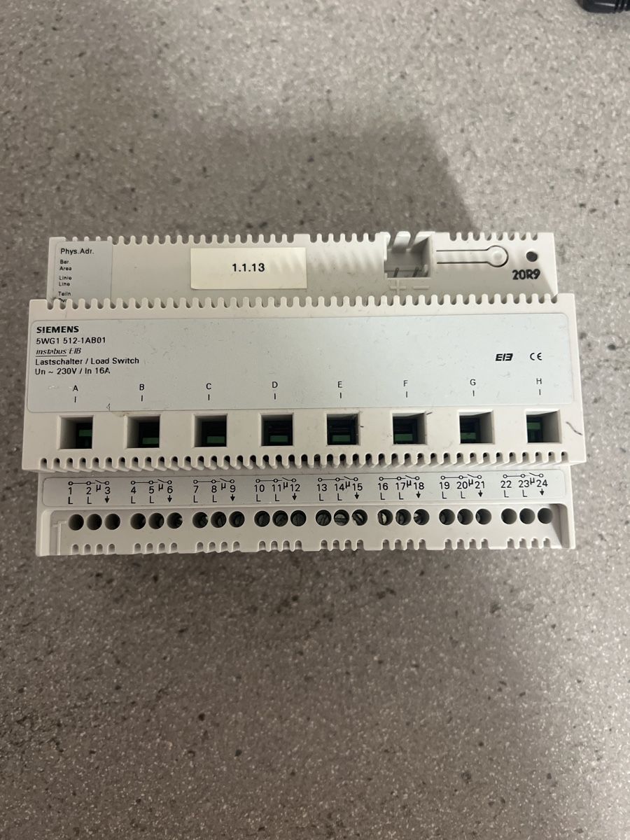 Siemens Componenti elettronici: Unité de commande KNX Siemens – Usato da Morges venduto da Alexys23