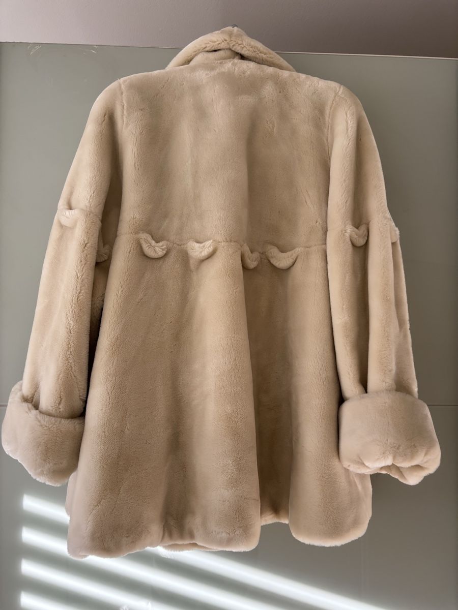 Cappotti: Mantel Webpelz off-white – Nuovo e nell'imballaggio originale da Luzern venduto da Chiara.Studer.9 2