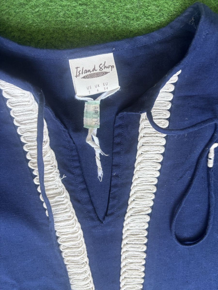 Robes: Kleid oder Blusenkleid gr.34/36 Island shop – D'occasion à Zug par Biki72 1