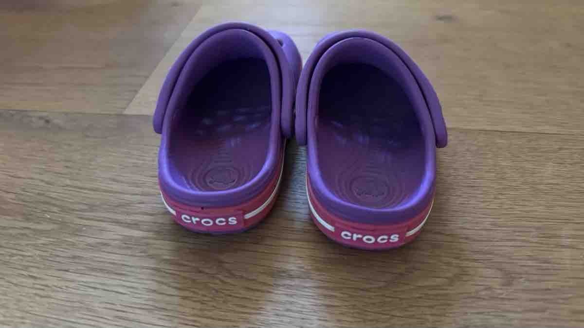 Crocs Scarpe per ragazzi: Crocs Sandalen Grösse 19 – Nuovo (secondo la descrizione) da St.Pelagiberg venduto da Garonne 1