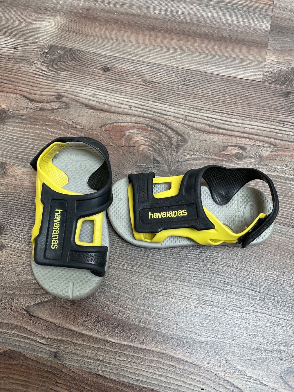 Havaianas Scarpe per ragazzi: Sandalen/Badeschuhe/ Havaianas – Usato da Nänikon venduto da broug