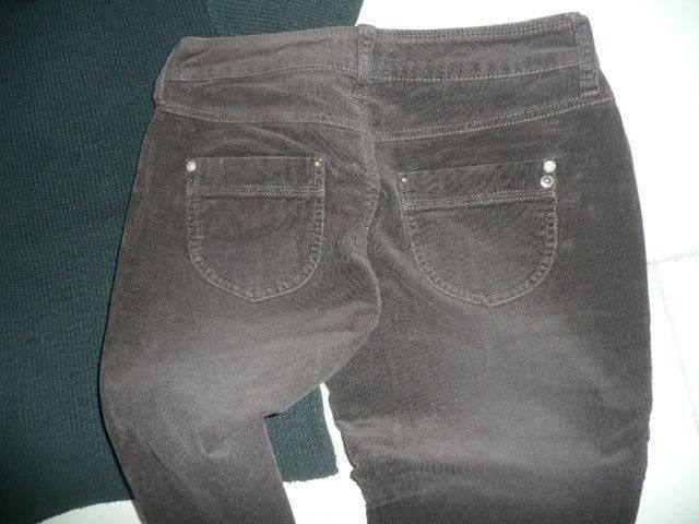 Lots de vêtements: Kleiderpaket mit Cordhose – D'occasion à Zug par falama 2