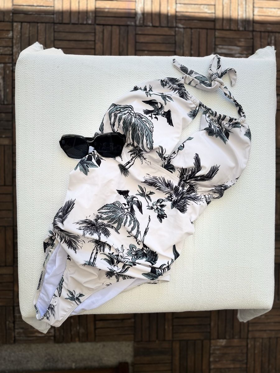 Badekleider & Bikinis: Weisser Sommer Badeanzug mit Palmenmuster, XL – Neu (gemäss Beschreibung) aus Russikon von Leks4 1