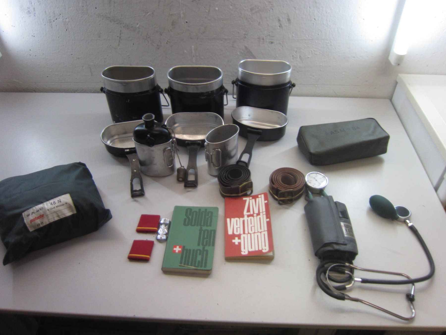 Schweizer Armee Uniformi: LOT Militaria – Usato da Kilchberg ZH venduto da Cuculus1