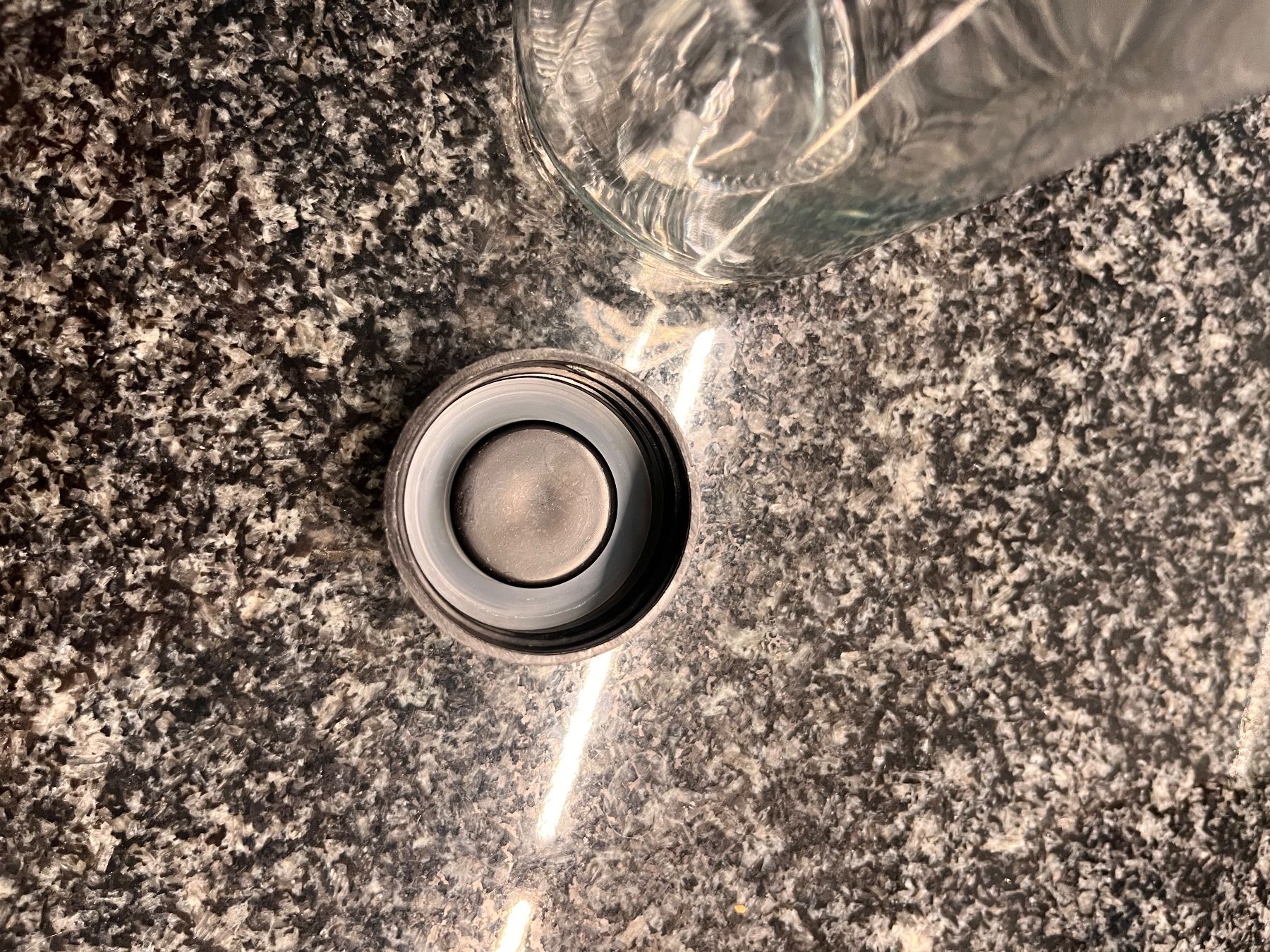 Trinkflaschen & Thermosflaschen: Flasche – Gebraucht aus Wangen b. Olten von oli_f9b8 1