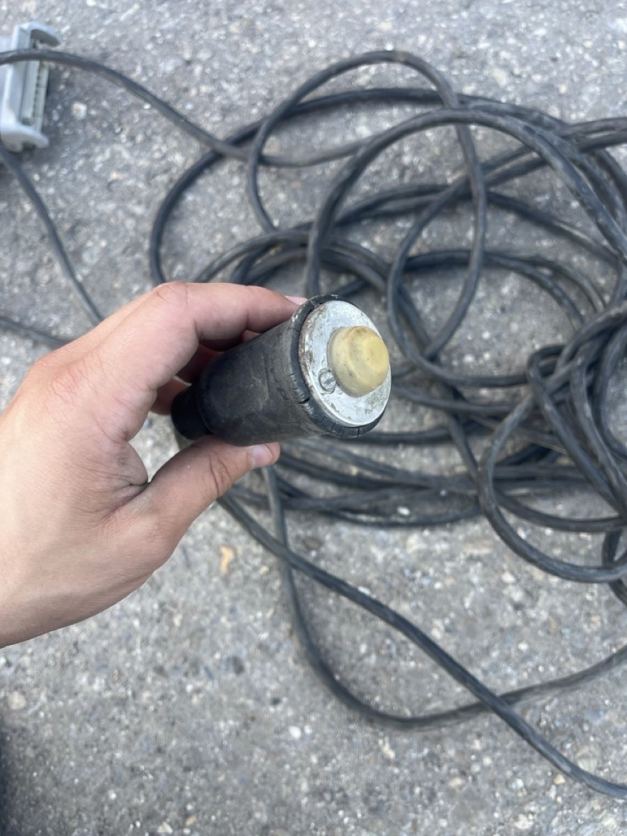 Telecomandi: Télécommande pour machine à chape avec commande de treuil  – Usato da Lucens venduto da bek_2w8p 2
