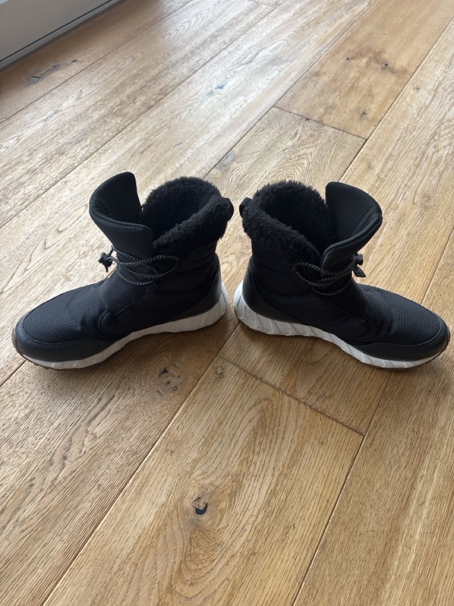 Schuhe für Jungen: Winterboots Gr. 36, schwarz, gefüttert – Gebraucht aus Wilen b. Wil von b-mountain 1