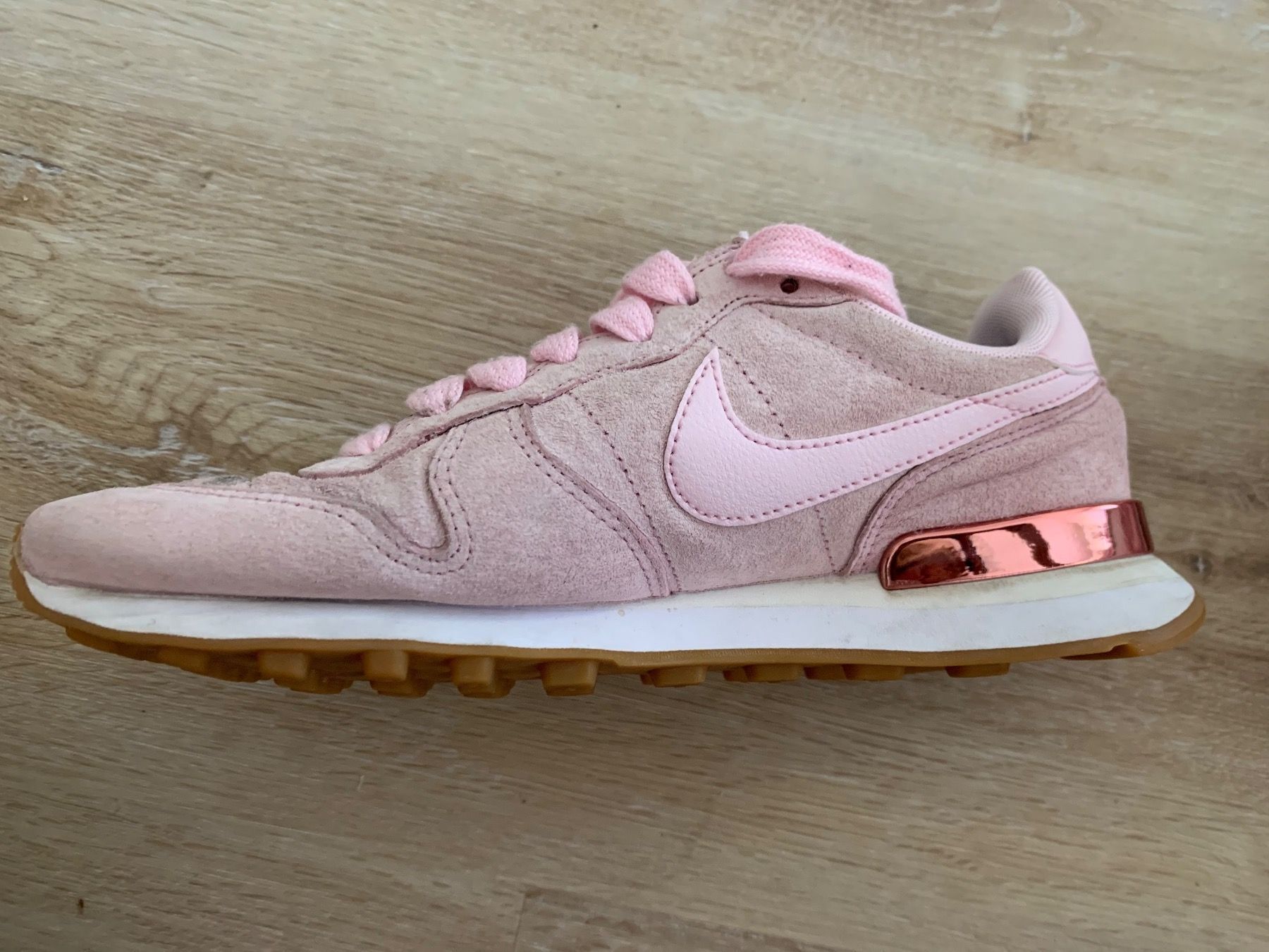 Nike Scarpe da donna: Nike Turnschuhe Gr. 36.5 – Usato da Rüfenacht BE venduto da sdent 2