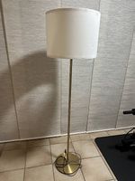 Stehlampe