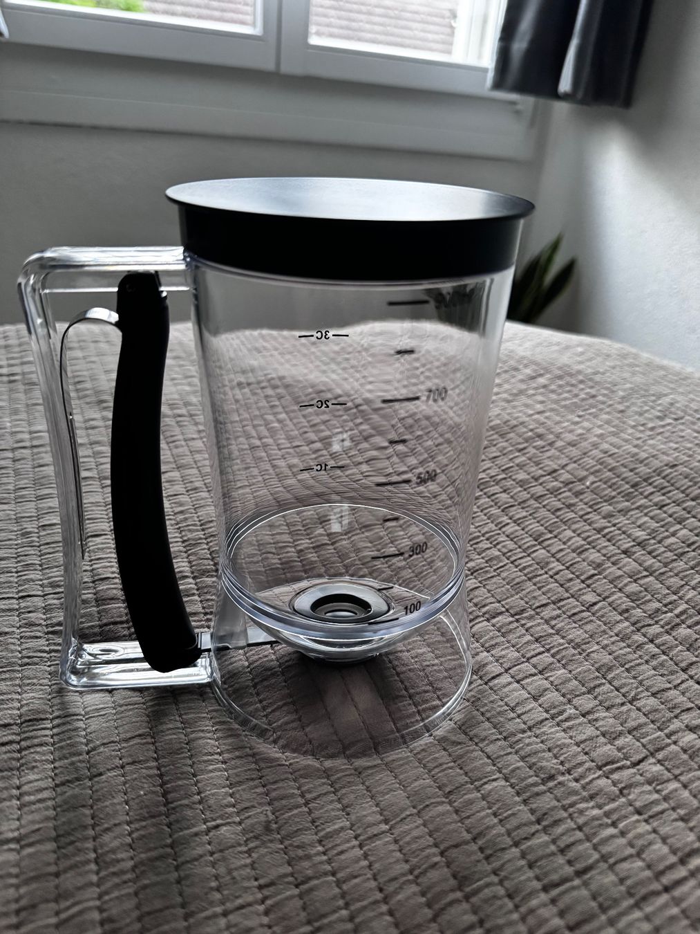 Contenitori & Simili: Pfannkuchen-Dispenser aus Kunststoff, neu – Nuovo (secondo la descrizione) da Fehraltorf venduto da Naprodej