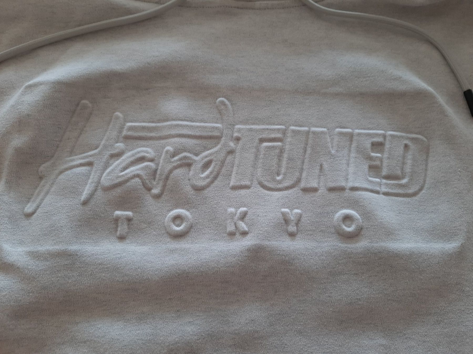 Maglioni & Felpe: Kapuzenpullover Hard Tuned Tokyo hellgrau Gr. XL – Usato da Menziken venduto da Rien1 4