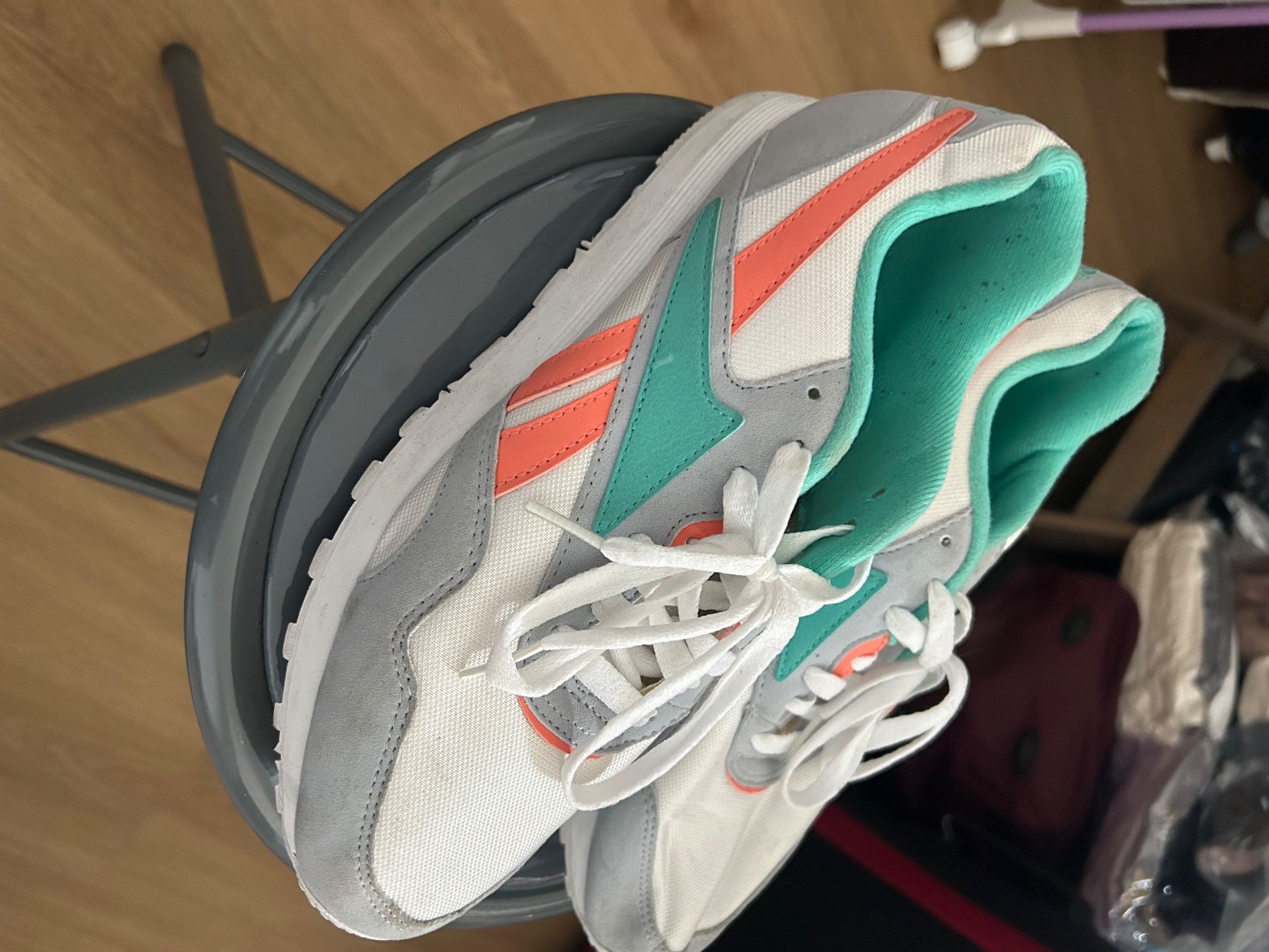 Reebok Scarpe da uomo: Reebok Classic sneakers, size 39, excellent condition – Usato da Sion venduto da hvi_bgs7