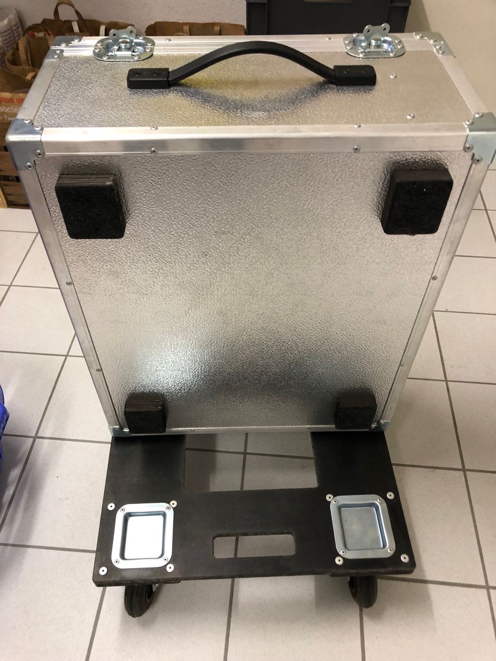 Valigie: Robuster Alukoffer/Transportbox (fahrbar) – Usato da Widen venduto da Himan 4