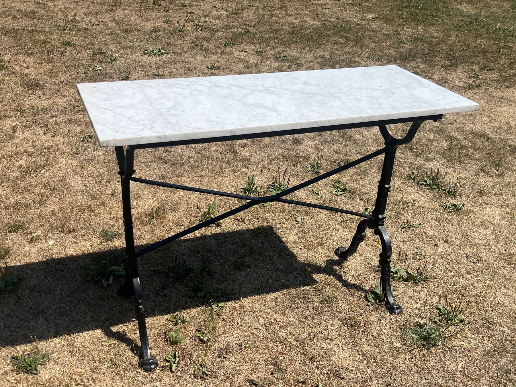 Tables: Gartentisch  mit Marmorplatte – D'occasion à Allmendingen b. BE par juair 6