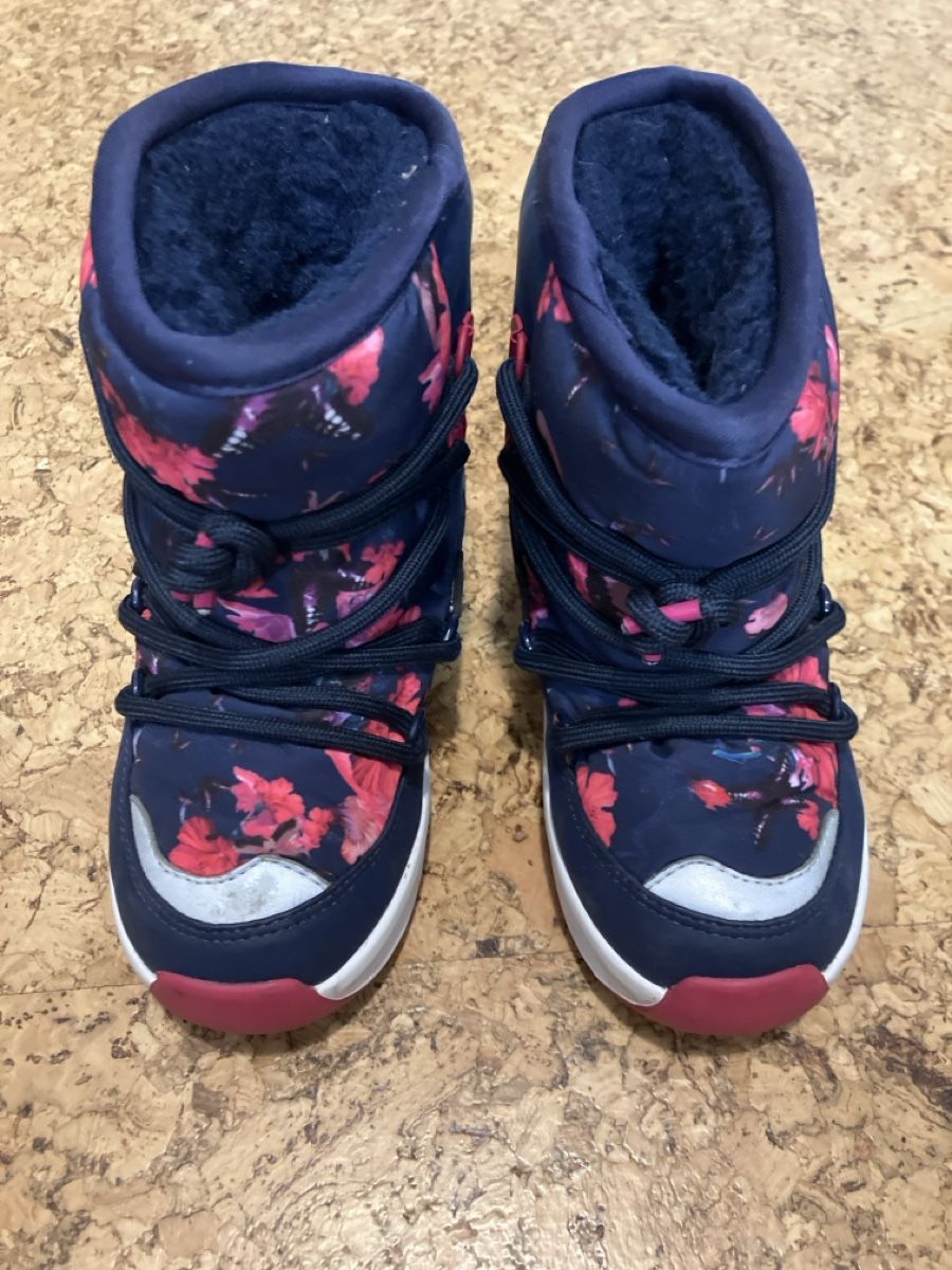 Adidas Schuhe für Jungen: Adidas Boots, Grösse 26,5 – Gebraucht aus Winterthur von hirschgeweih