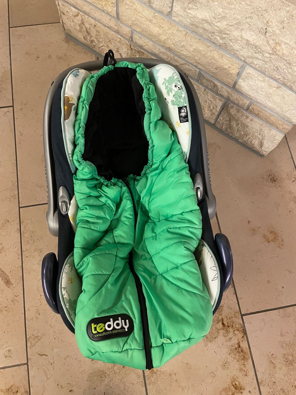 Maxi-Cosi Seggiolini per auto: Maxi Cosi Cabriofix vollausgestattet – Usato da Embrach venduto da Smart0 6