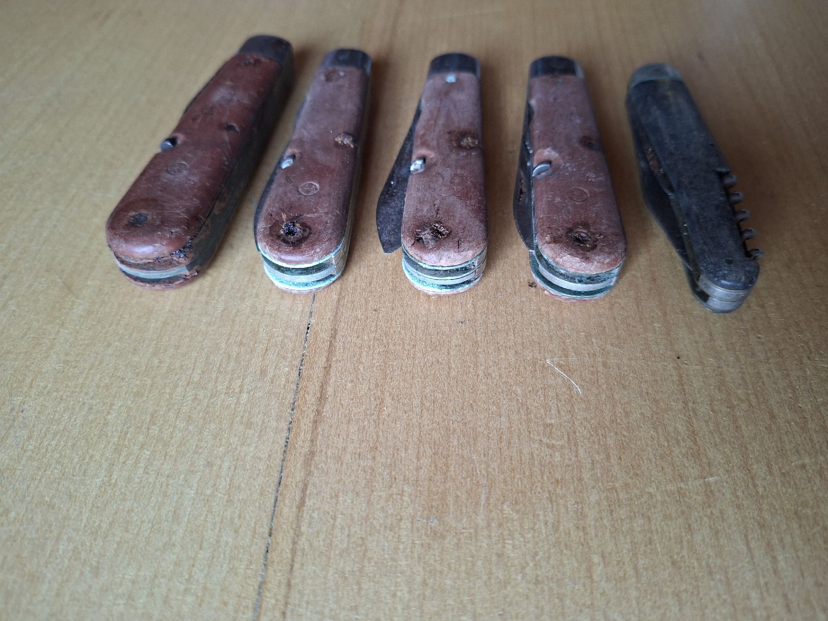 Coltellini militari: Alte Armee Militär Messer 1954  – Usato da Schwanden Sigrisw venduto da cadieux71 1