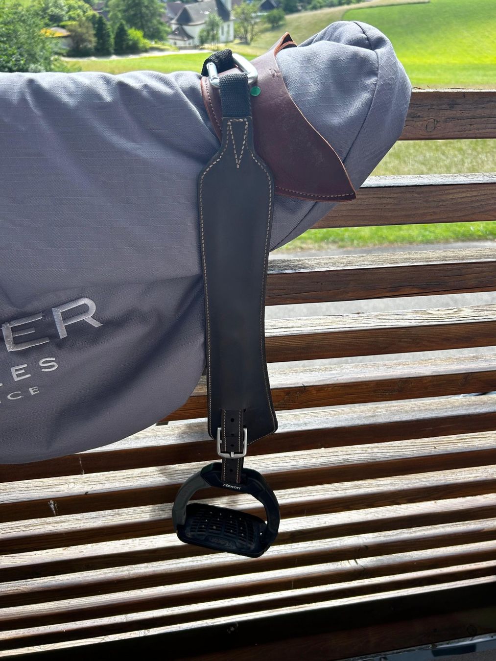 Selle & Accessori: Selle équitation Meyer – Usato da Cornol venduto da Sof1 1