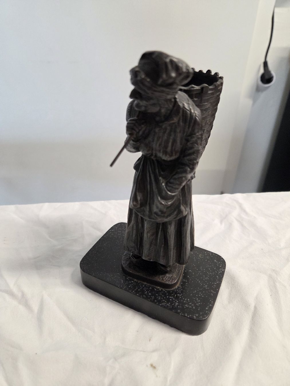 Sculture & Statue: Alte Skulptur/Figur "Bauernfrau mit Korb",  – Usato da Dietikon venduto da Allegra34 7