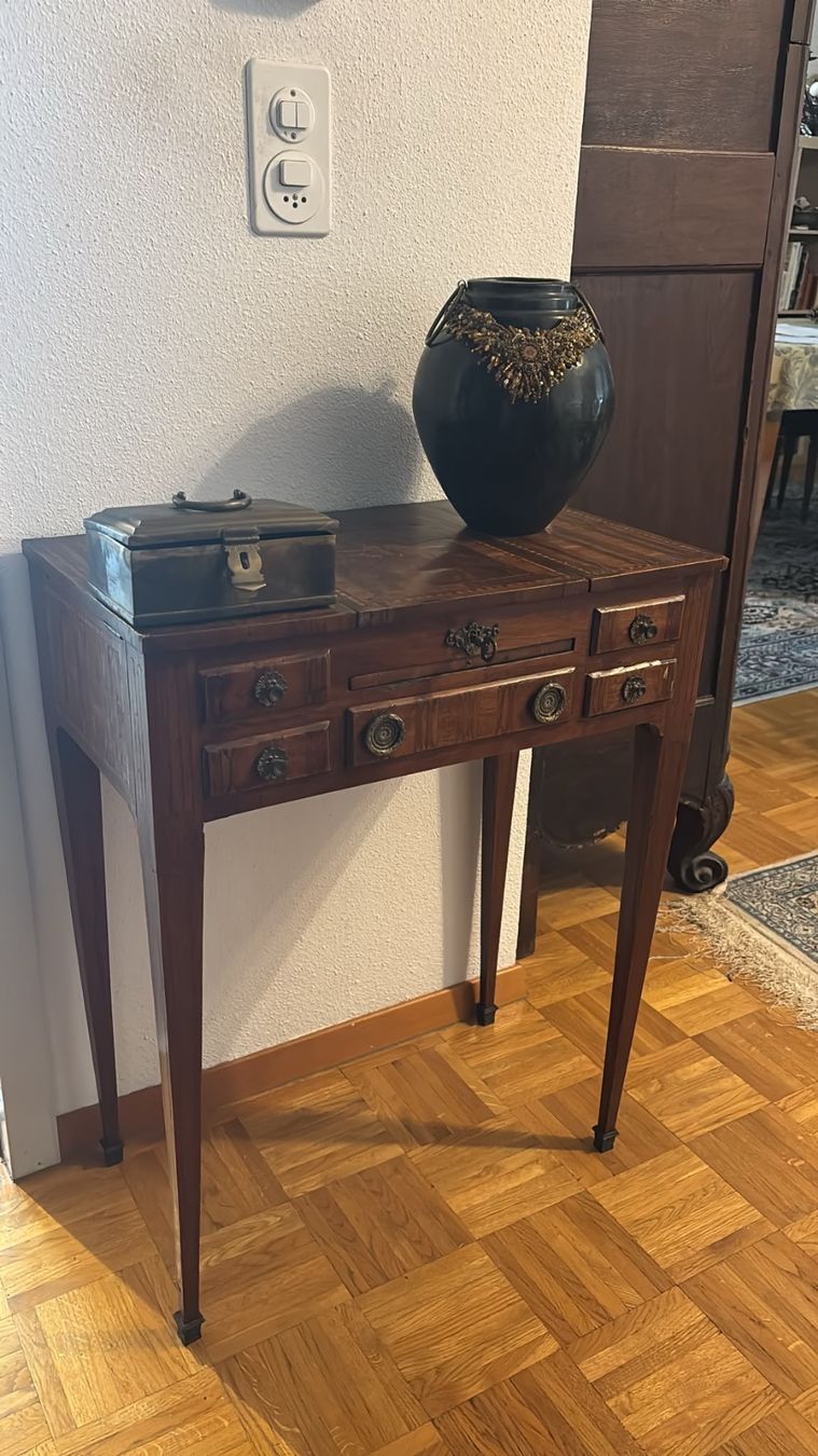 Schminktische: Coiffeuse style Louis XVI 19e – Gebraucht aus Aubonne von anisa75017