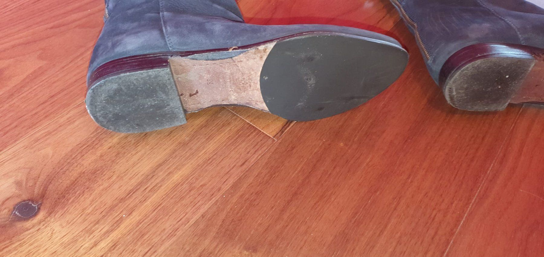 Navyboot Scarpe da donna: Bottes Navyboot en daim bleu – Usato da St-Sulpice VD venduto da juhdu 1