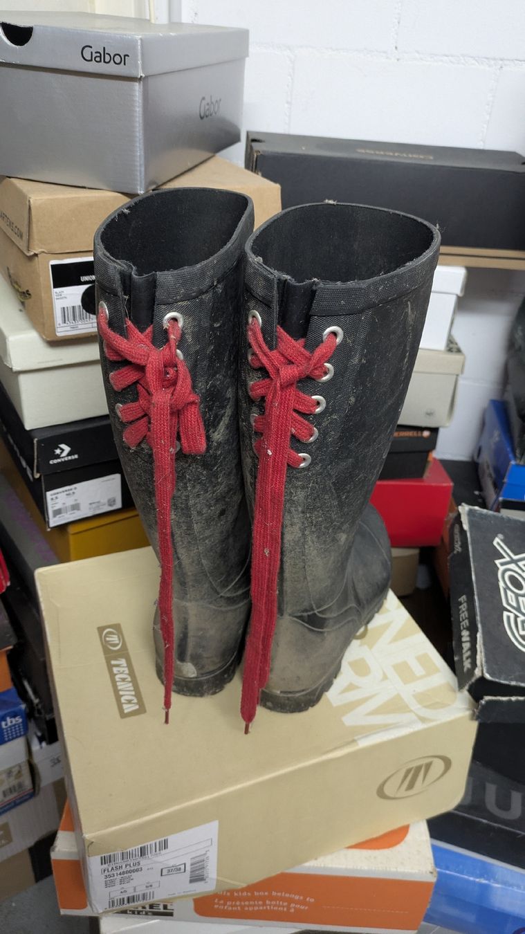 Scarpe da uomo: BLAEST Stiefel schwarz – Usato da Morgarten venduto da rra_jvw7 1