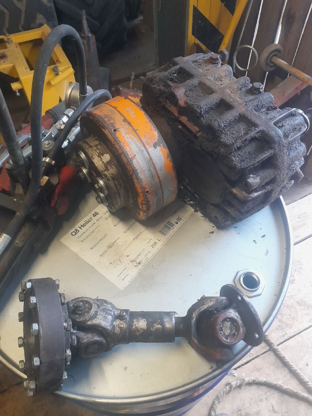 Case IH Traktoren: frontzapfwellengetriebe von Case 733  – Gebraucht aus Buttisholz von celica1988 3