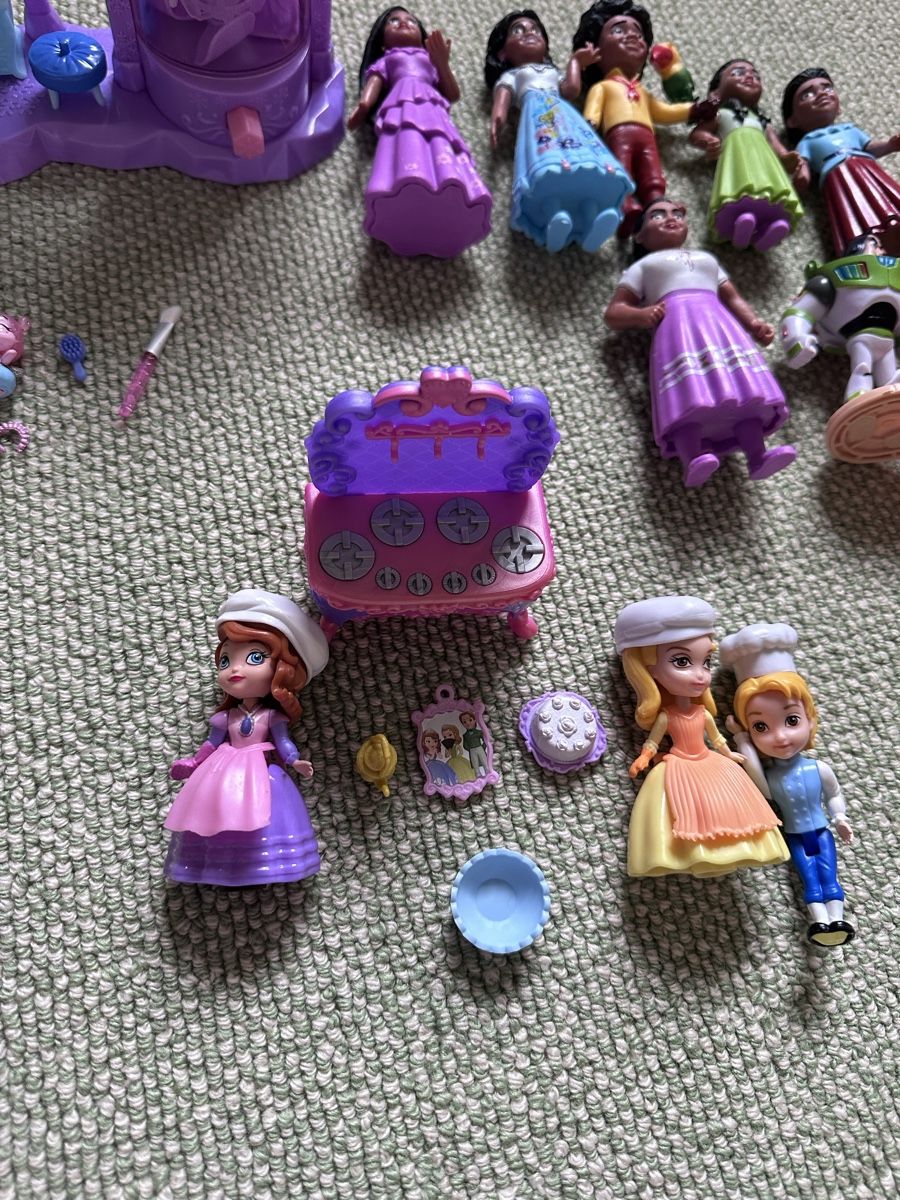 Jouets: Disney Princess & Toy Bundle – D'occasion à Bex par roopa.gorla 3