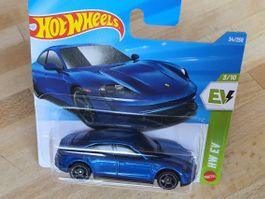 Hot Wheels 2026 K     PORSCHE TAYCAN TURBO S