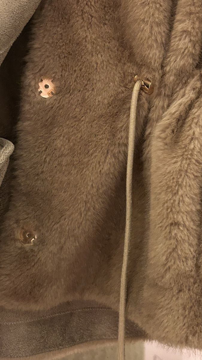 Vestes: Veste  fourrure beige – D'occasion à Arzier-Le Muids par kaczuszka 4