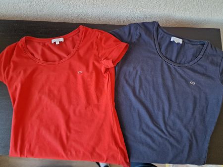 2 Escada T-Shirts, Gr. XS (36)