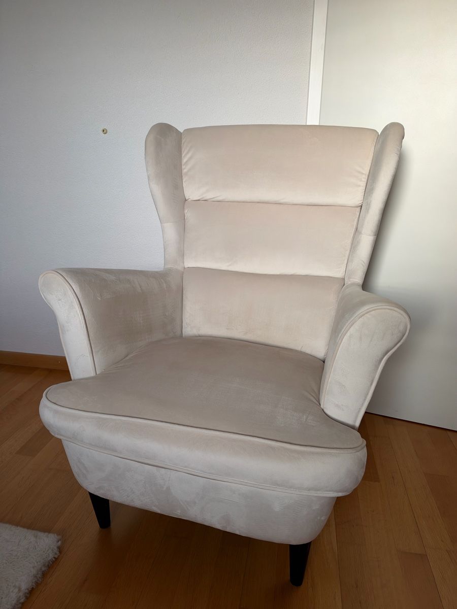 Poltrone: Ohrensessel Cremeweiss Samt – Usato da Rubigen venduto da Welle01 1