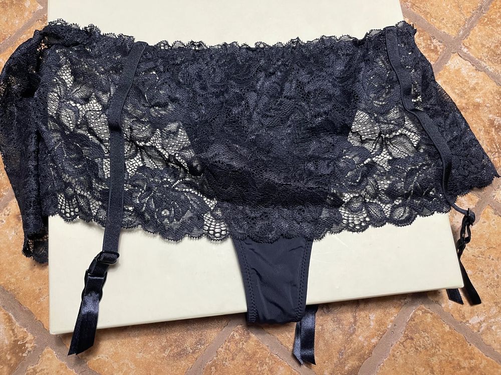 Reggicalze Vintage Con 6 Cinghie In Raso E Pizzo | Nero, Bianco E Rosso, Taglie S-3XL